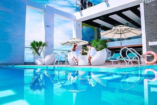 Khách Sạn Lê Hoàng Beach Đà Nẵng